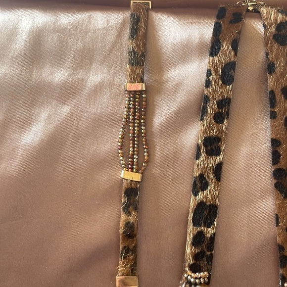 Blazin Roxx by M & F Western Leopard Fur Print Necklace Bracelet & Earrings Set - Picture 5 of 13